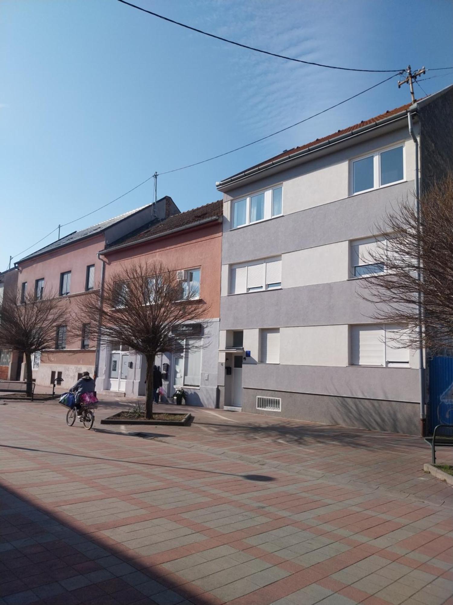 Apartman Bloom Осиек Экстерьер фото