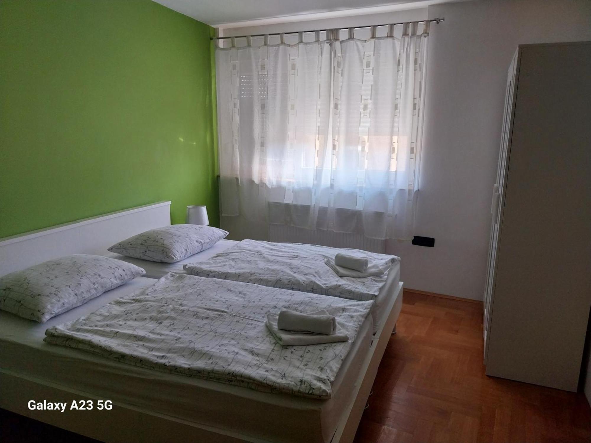 Apartman Bloom Осиек Экстерьер фото