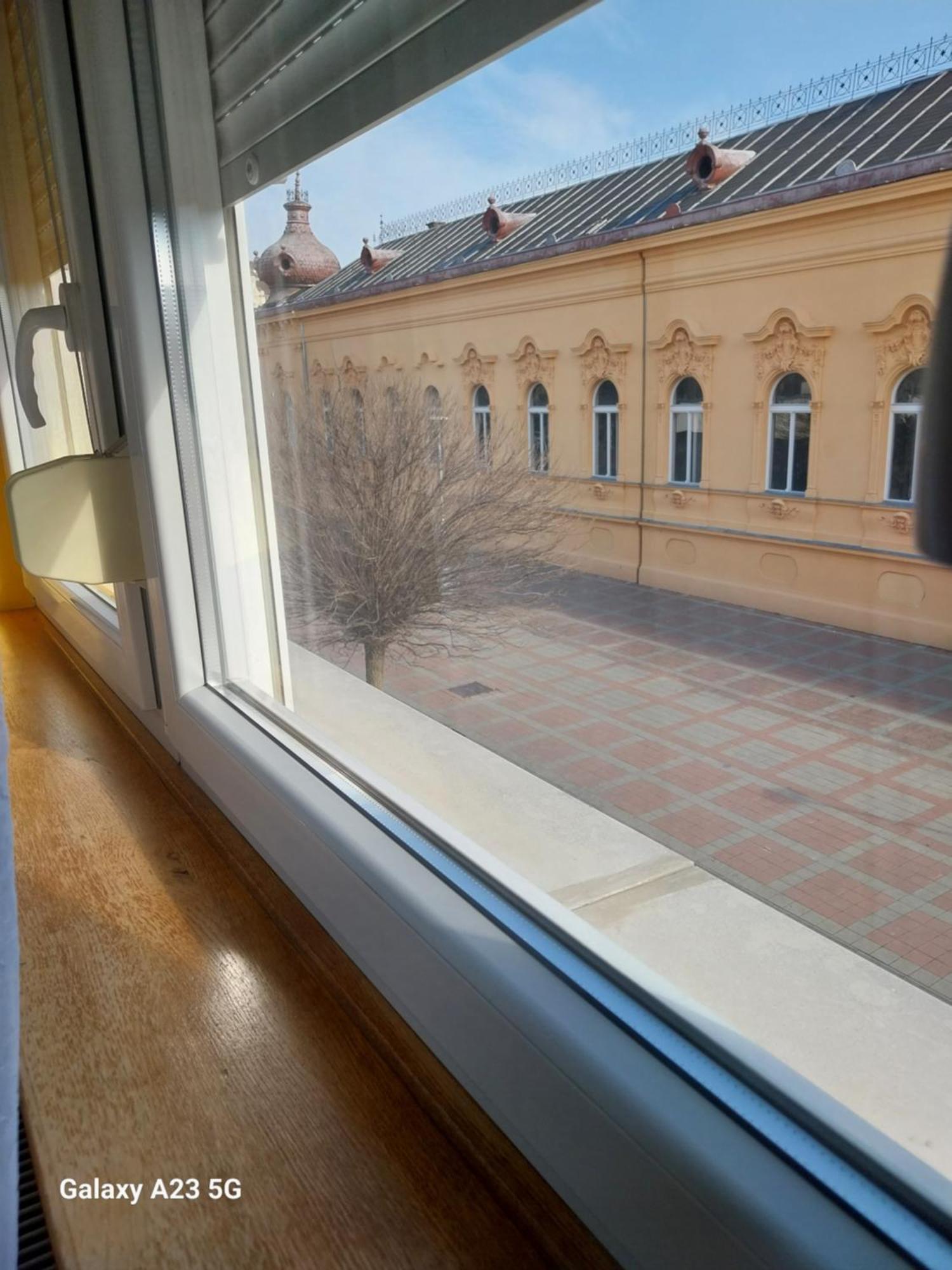 Apartman Bloom Осиек Экстерьер фото